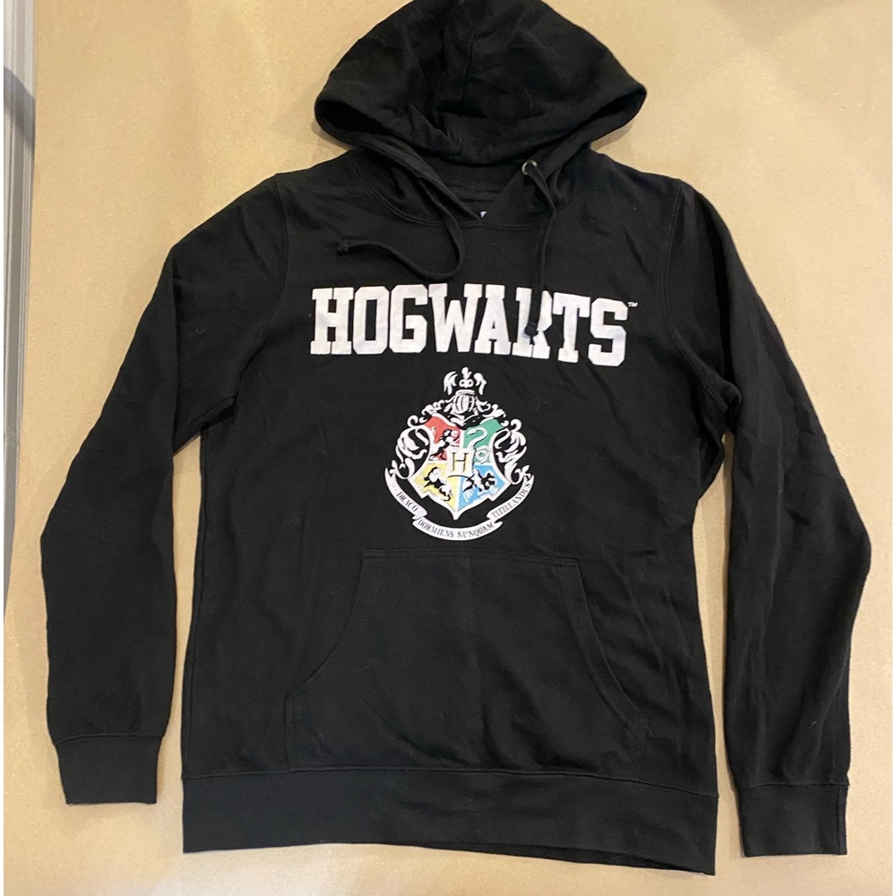 Harry Potter Men’s Size Medium Black Hoodie with Hogwarts and Logo Top Sweater